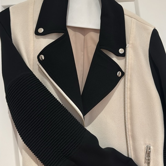 Aritzia cropped motto jacket - Picture 2 of 3